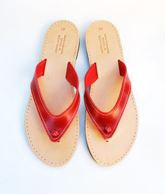 Wide strap hot sale flip flops